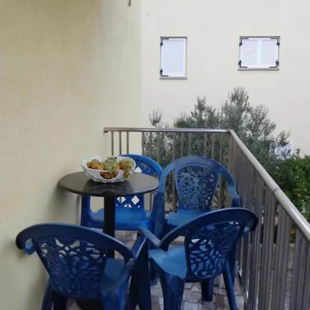 Lägenhet Popi - One Bedroom With Balcony 2 *